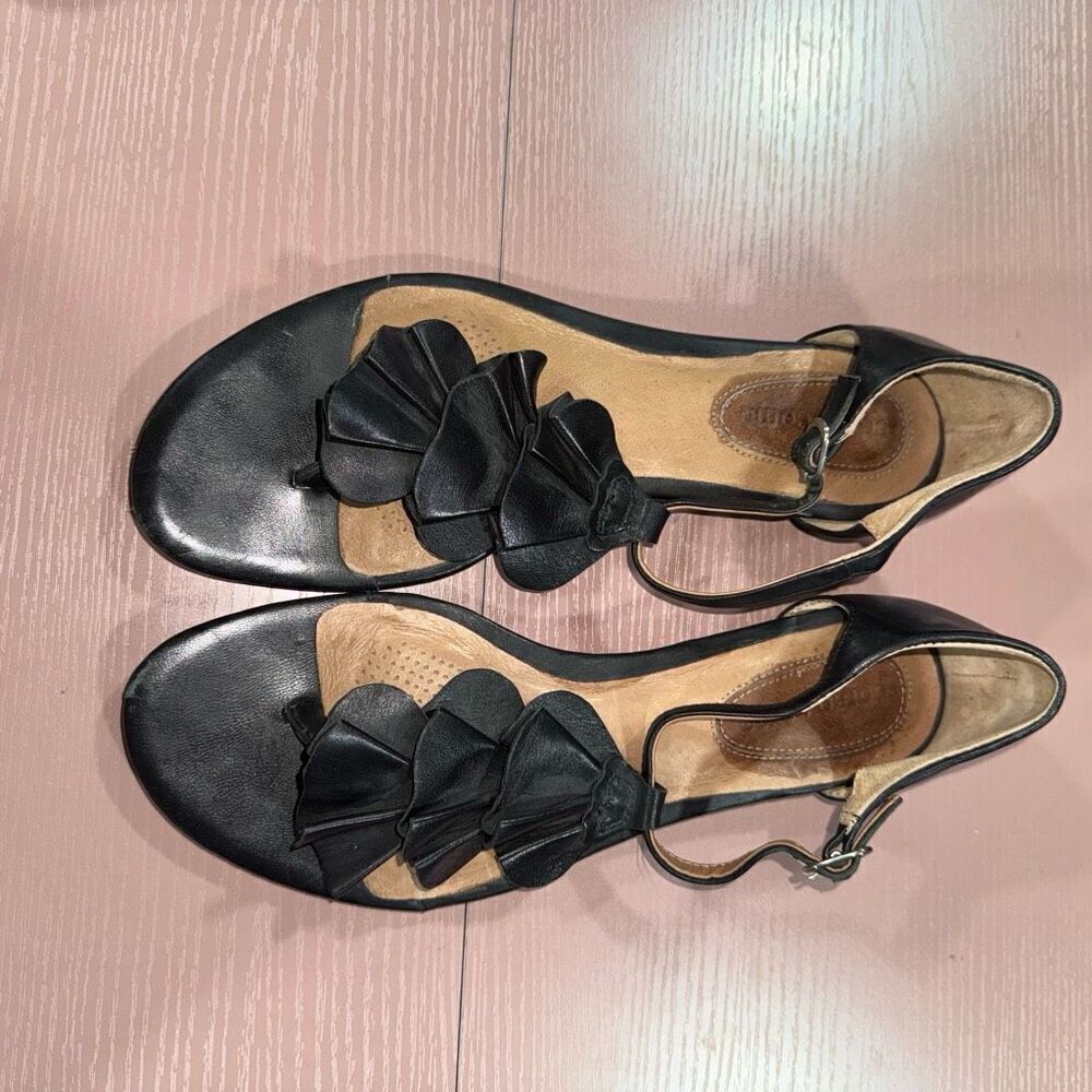 Corso Como Ruffle T Strap Thong Sandal Black Leather